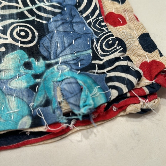 Kantha Quilted Throw. 90”x 51” - Picture 10 of 10